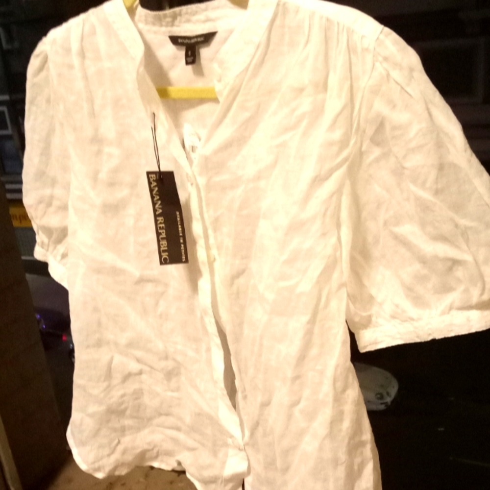 NE(W/)tags Banana Republic White Blouse. Sz.Small